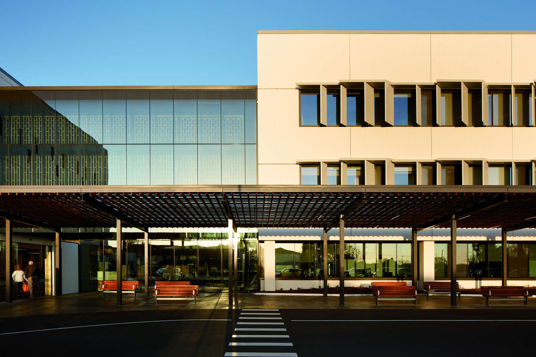 Klein_Burwood_Hospital_Entrance